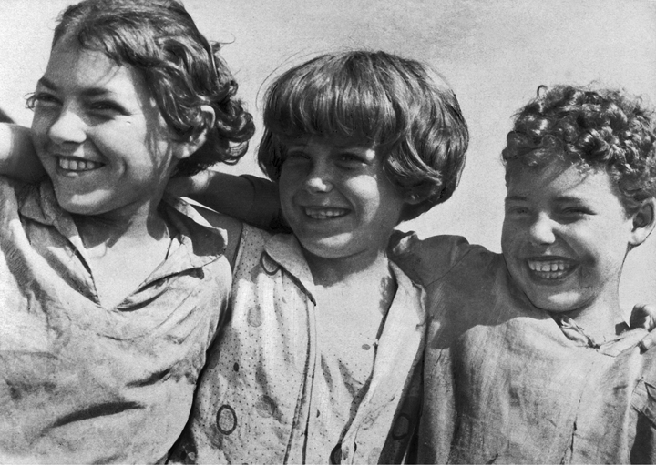 Semyon Fridlyand, “Children of Birobidzhan,” 1934