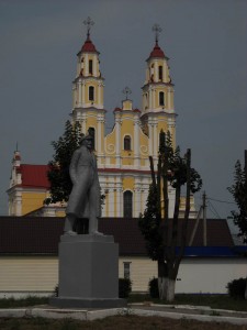 Lenin’s statue in the main square of Glubokoe